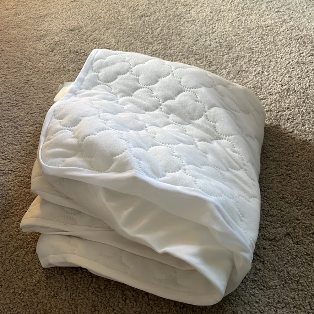 Crib mattress liner